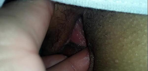  Rubbing my GF pussy to wake up
